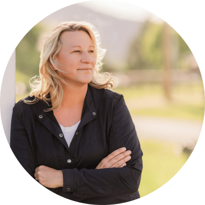 a close up of a woman